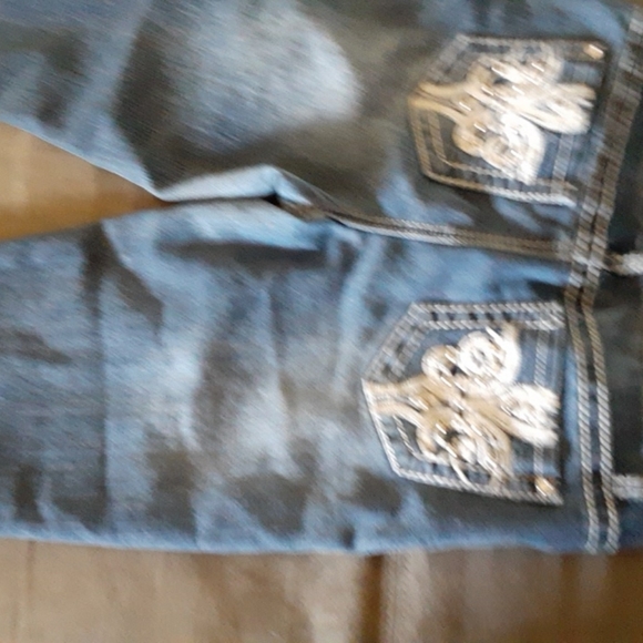 Capris - Picture 3 of 4